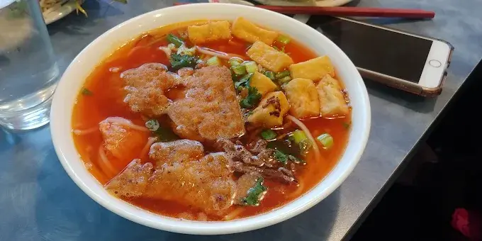 Crispy Vietnamese spring rolls at Kim Thanh Restaurant Winnipeg